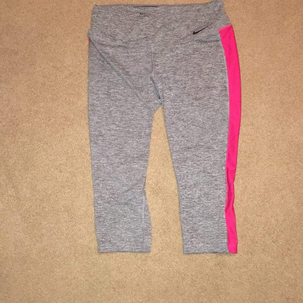 Nike cropped leggings
